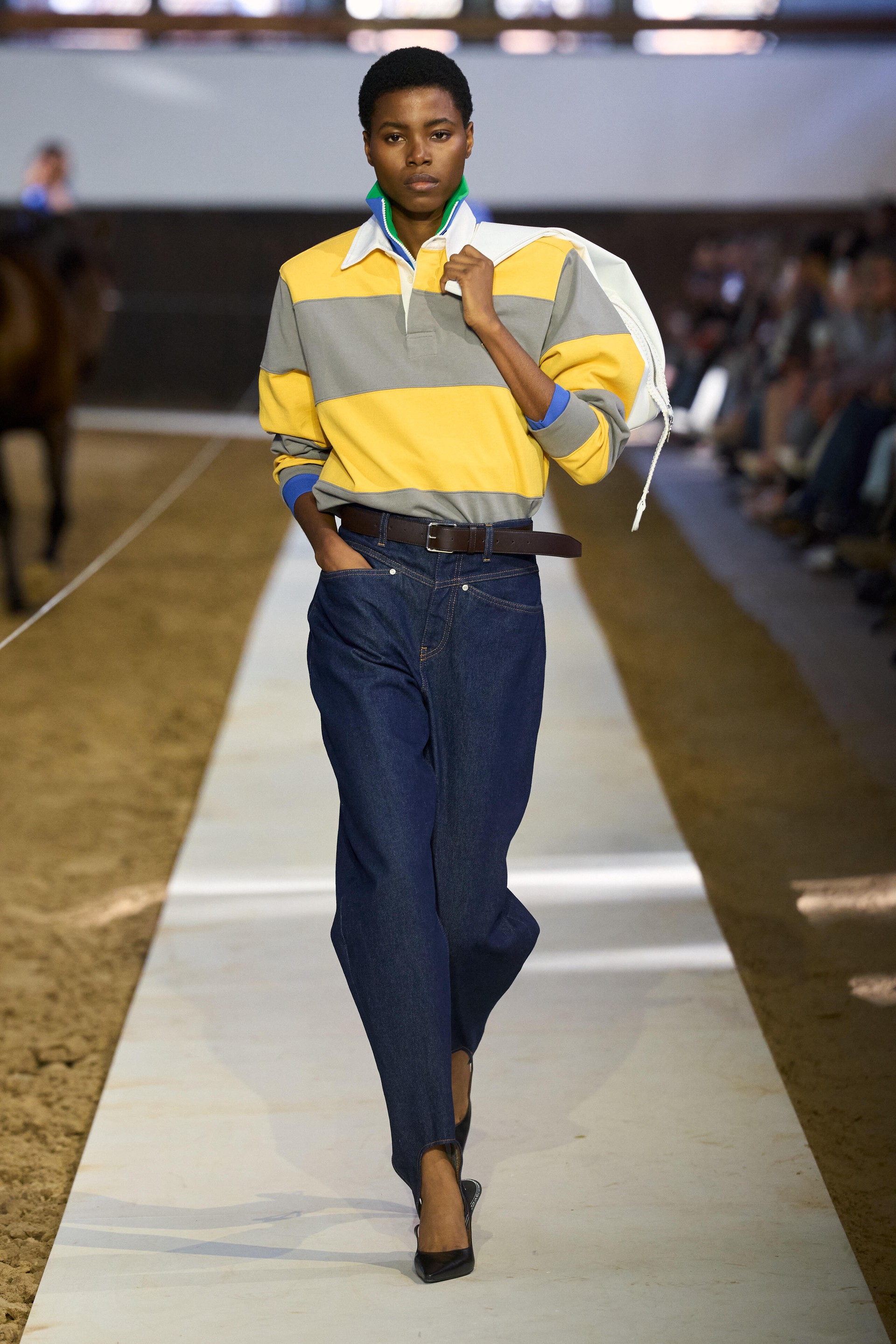 Hinh anh Trang tự sự của Stella McCartney mùa Thu Đông 2026  14