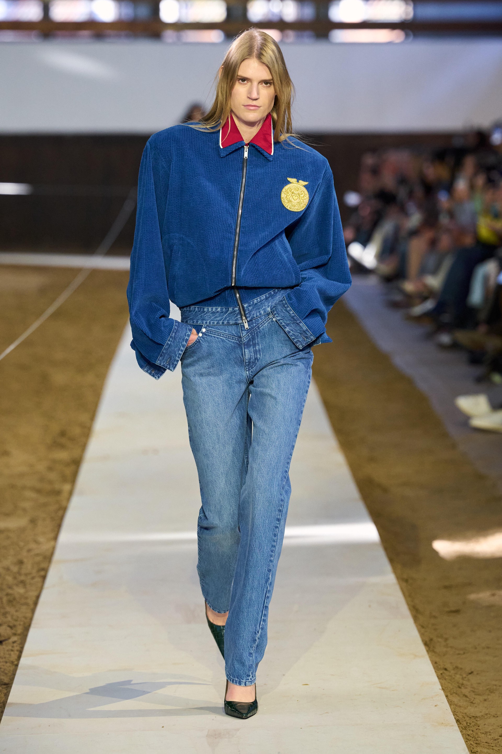 Hinh anh Trang tự sự của Stella McCartney mùa Thu Đông 2026  7