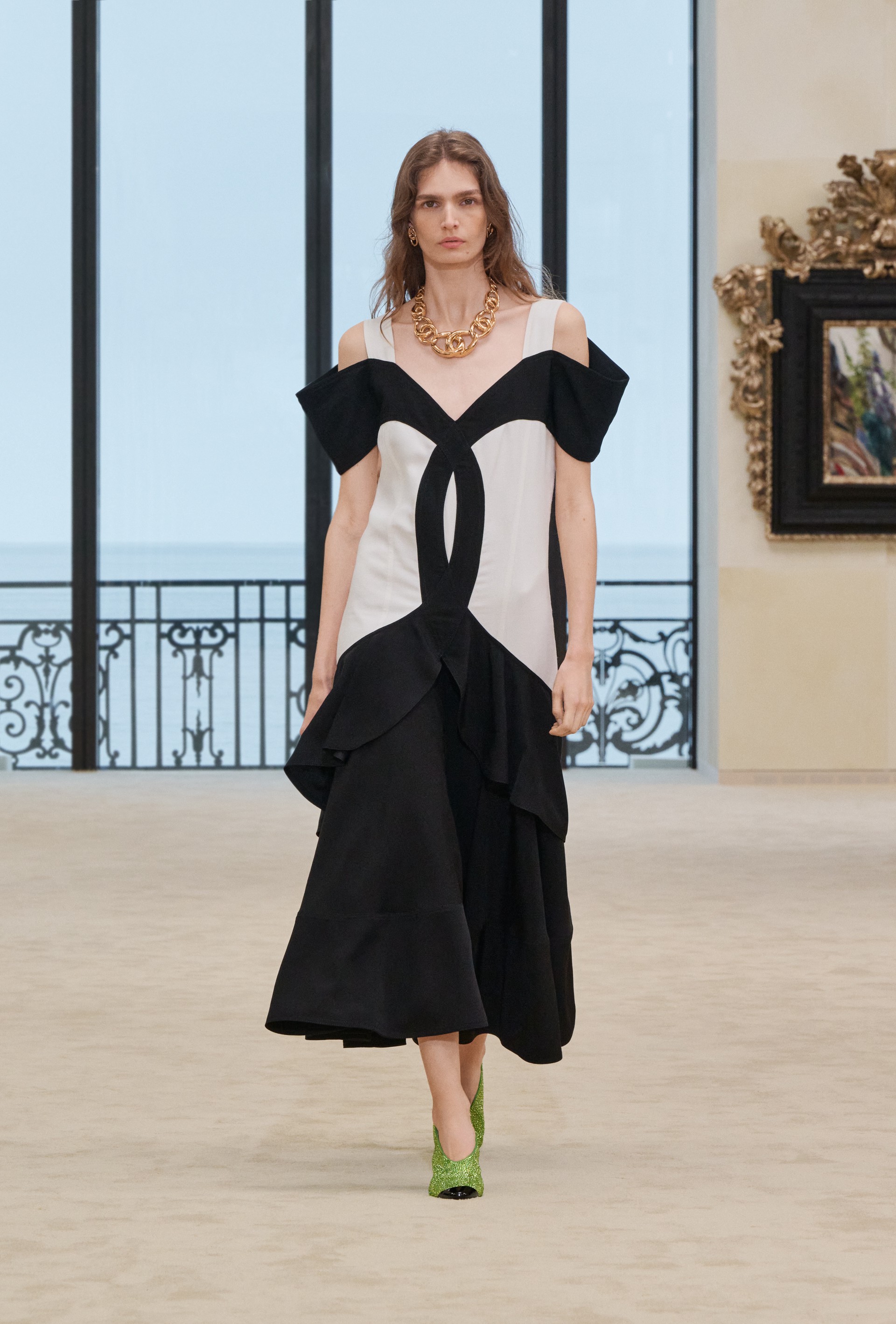 Hinh anh Rời xa những phòng khách xa hoa tại Paris, CHANEL đã tìm thấy ở Biarritz những cách thức khác nhau để tồn tại, quan sát, để chuyển động và để tự do. Bà đã biến nơi đây thành bệ phóng thời trang của mình. 8