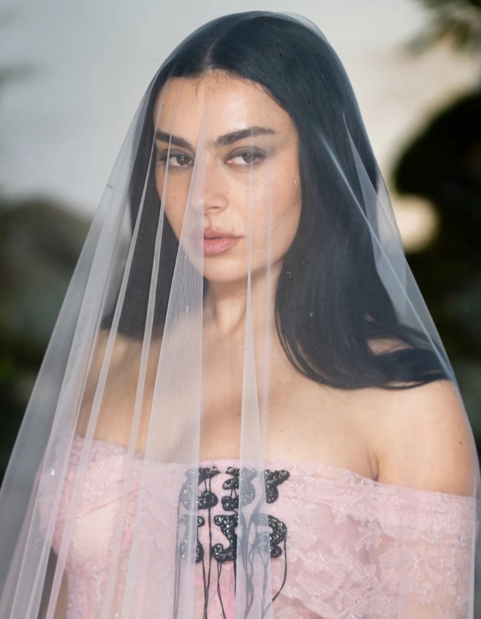 Hinh anh Từ mỹ thuật đến 6 xu hướng trang điểm Xuân Hè 2026 17