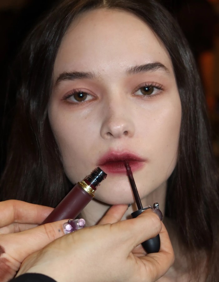 Hinh anh Từ mỹ thuật đến 6 xu hướng trang điểm Xuân Hè 2026 4