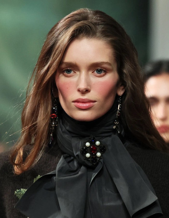 Hinh anh Từ mỹ thuật đến 6 xu hướng trang điểm Xuân Hè 2026 8