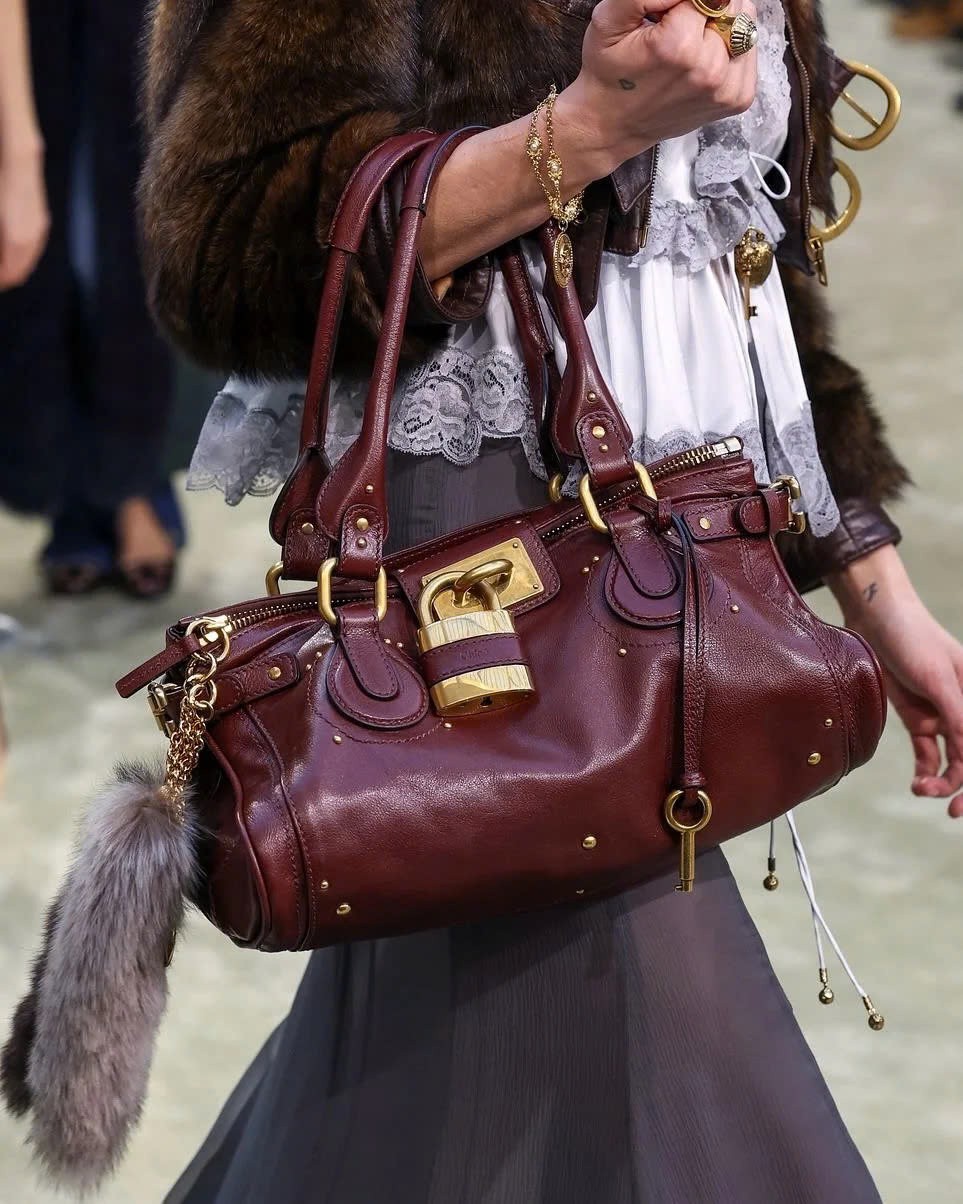 Hinh anh Các tín đồ đã tậu những chiếc "It bag" đình đám này chưa? 2
