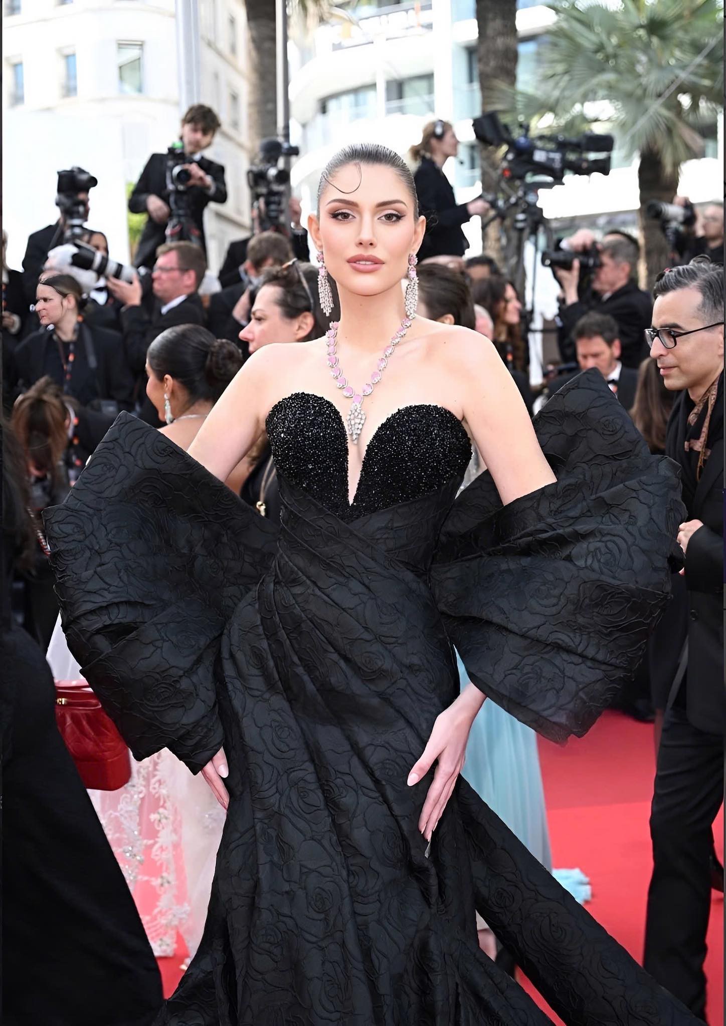 Hinh anh Thiết kế của Lê Thanh Hòa tiếp tục xuất hiện tại Cannes 2