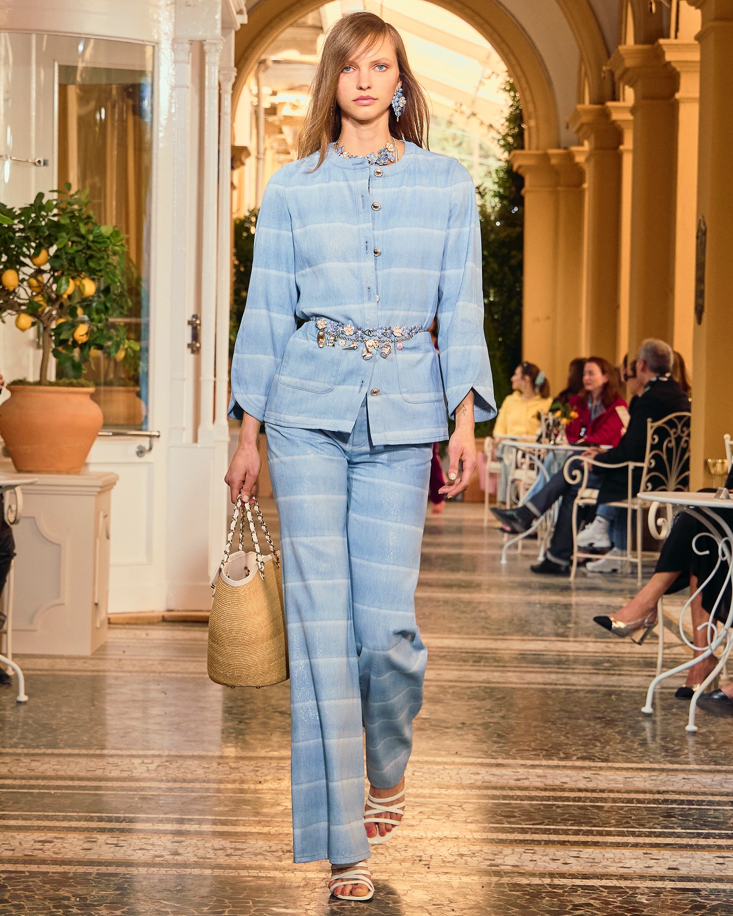 Hinh anh Métiers d’art 2027: Chanel viết tiếp giấc mộng Ý tại Rome 12