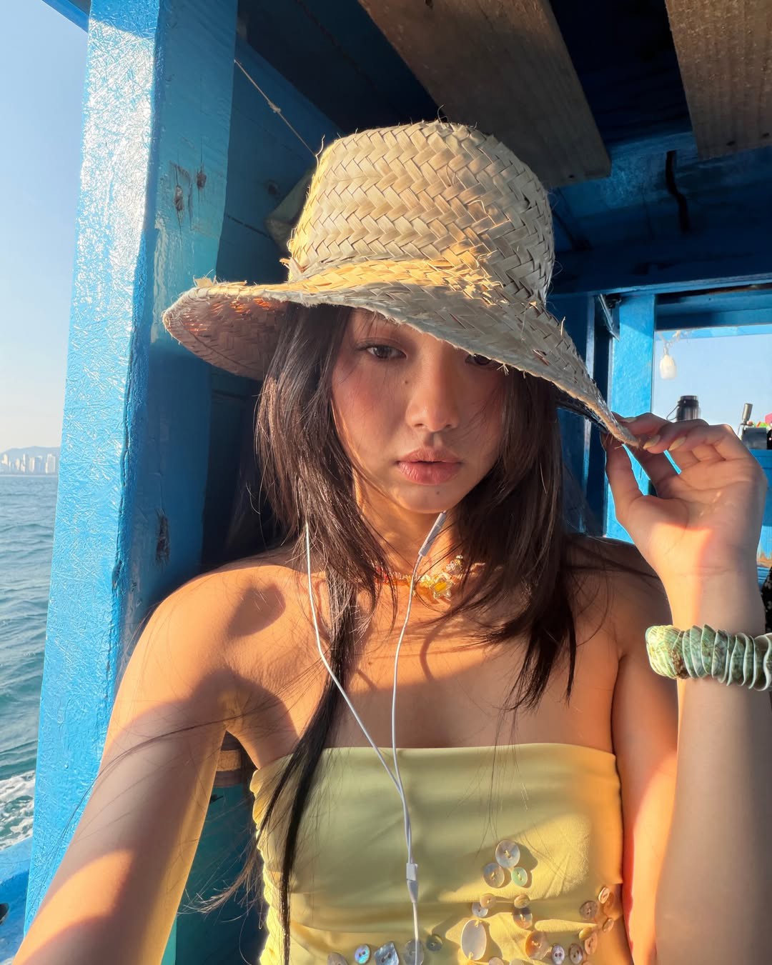 Hinh anh 5 món phụ kiện “xâm chiếm” tủ đồ hè 2026 của hội fashion influencer Việt 40