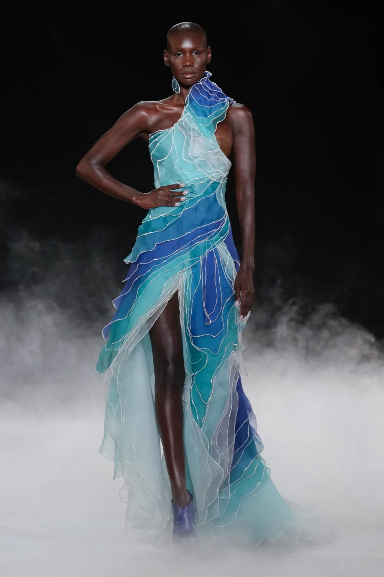 Hinh anh Iris van Herpen Haute Couture FW26: Dư chấn của những vì sao 9
