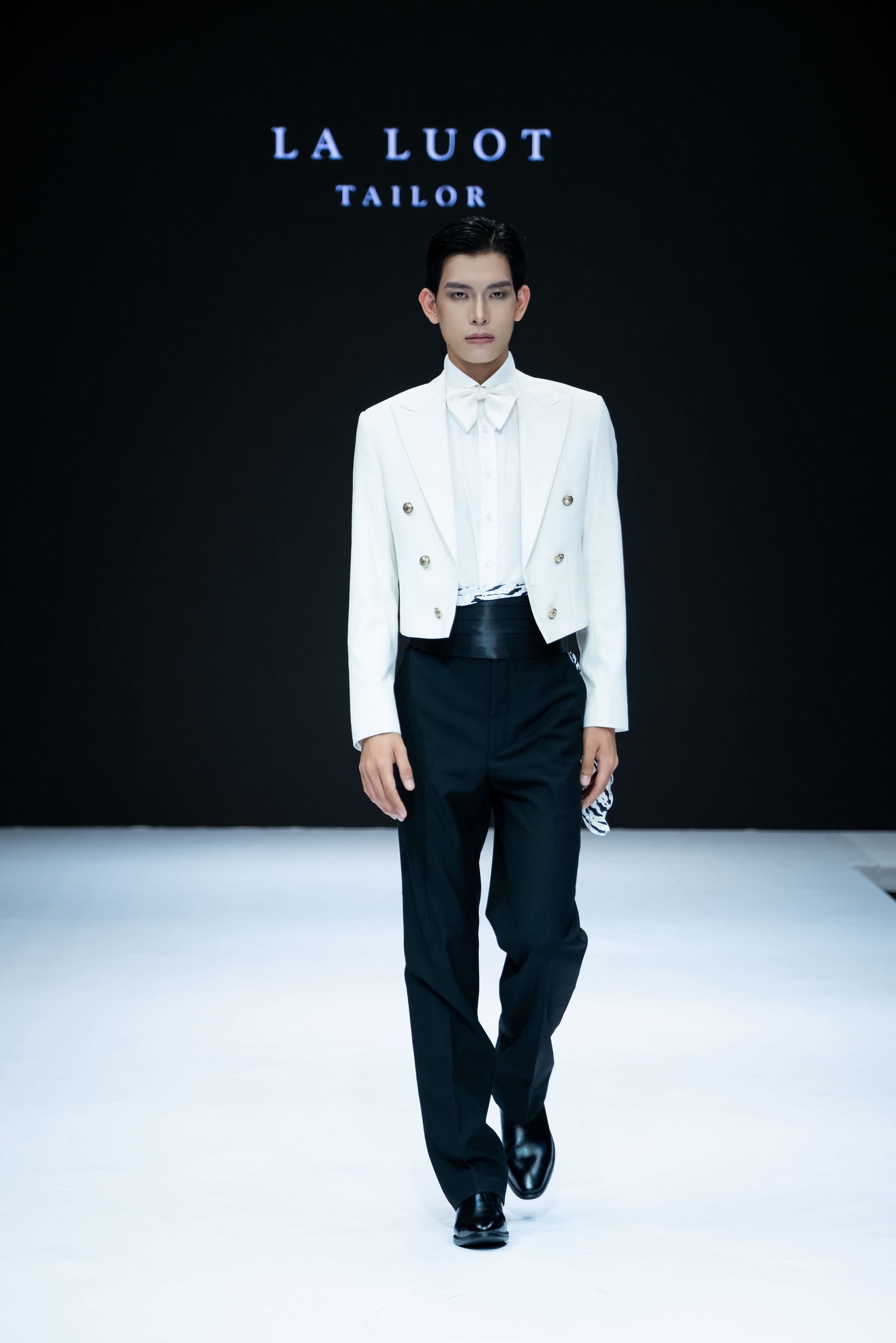 Hinh anh La Luot Tailor, DOCBAN, THE SOUL và tuyên ngôn tự do tại Saigon Fashion Runway 17