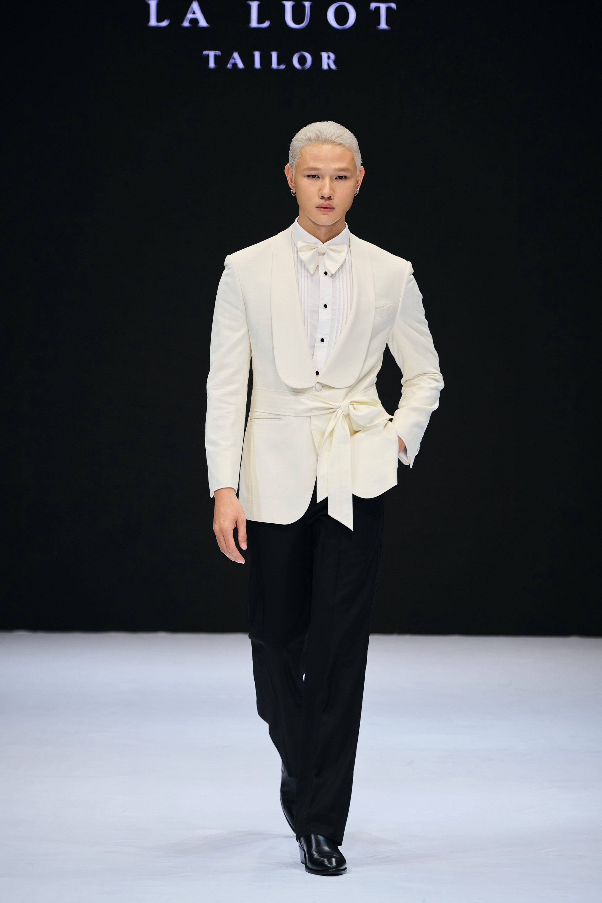 Hinh anh La Luot Tailor, DOCBAN, THE SOUL và tuyên ngôn tự do tại Saigon Fashion Runway 19