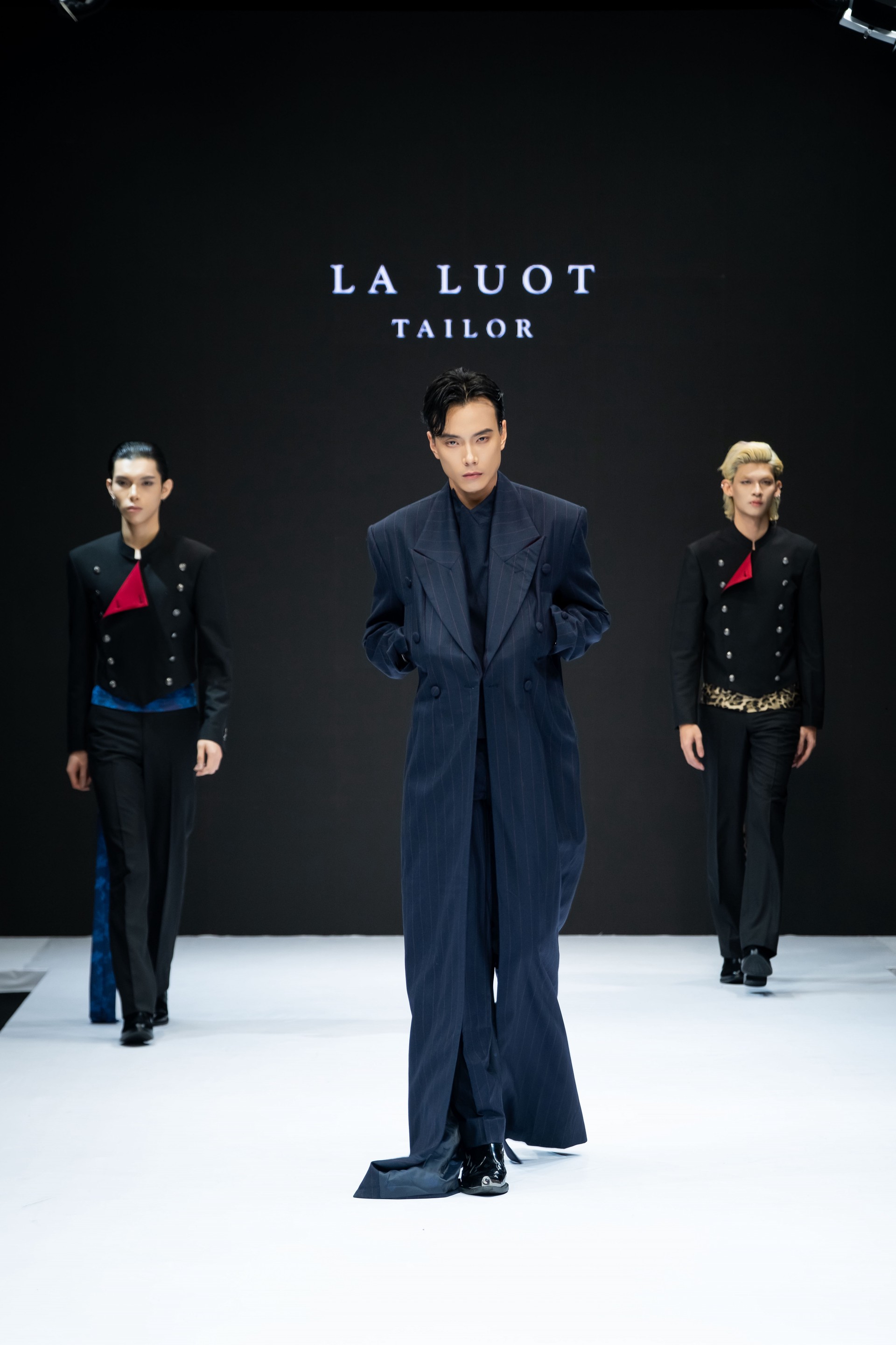 Hinh anh La Luot Tailor, DOCBAN, THE SOUL và tuyên ngôn tự do tại Saigon Fashion Runway 20