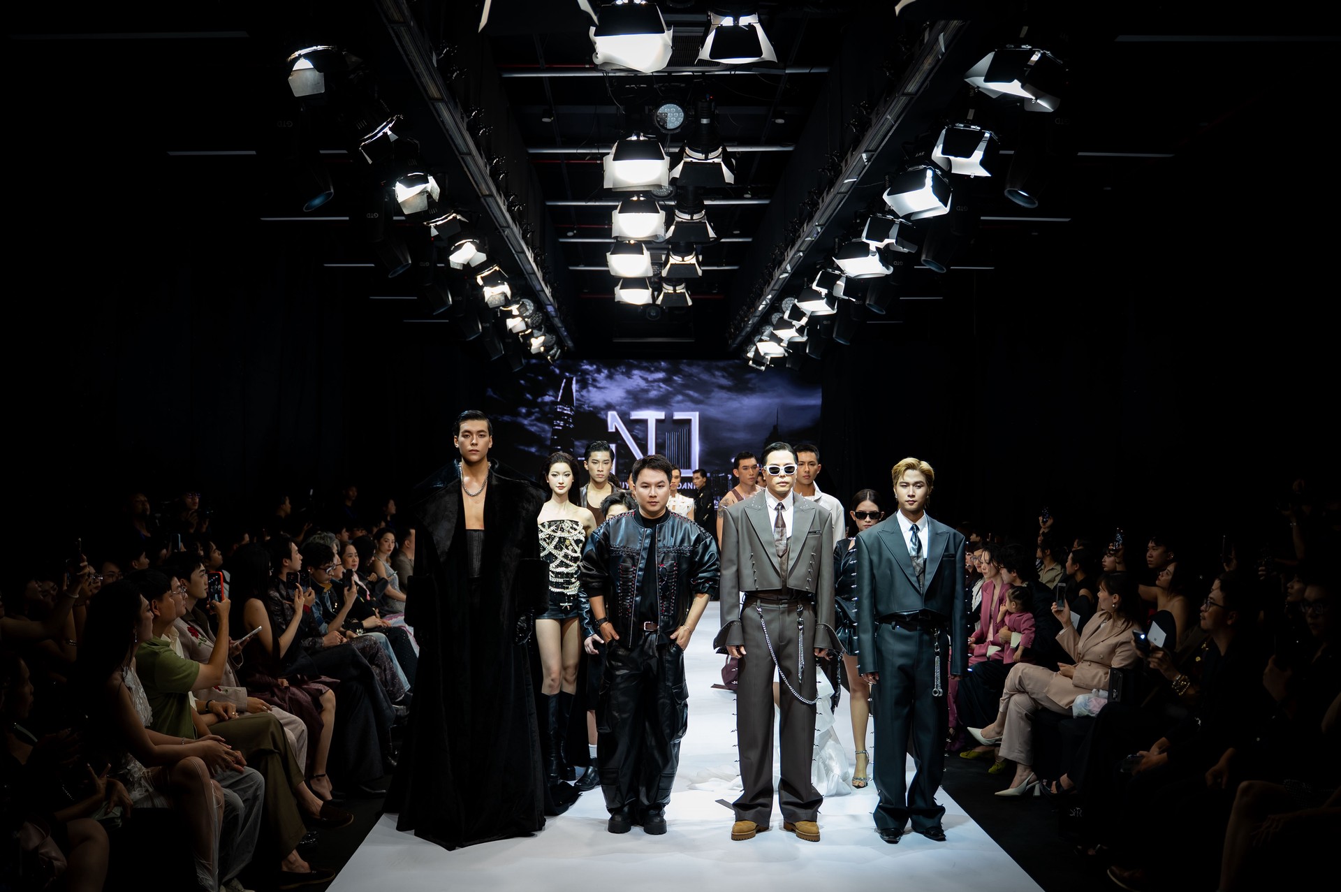 Hinh anh Sắc đen của G-SHOCK trên sàn diễn Saigon Fashion Runway 1
