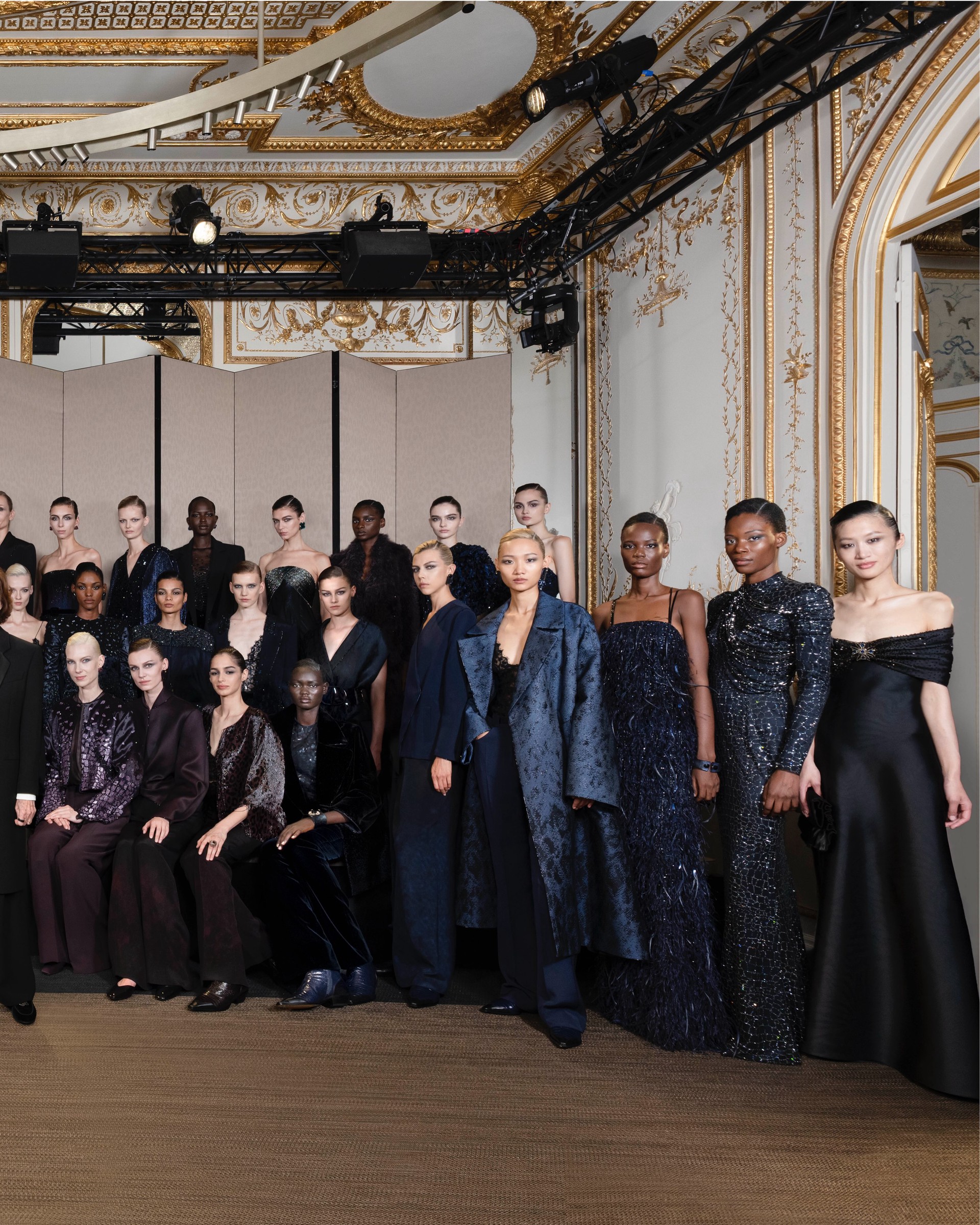 Hinh anh Giorgio Armani Privé Haute Couture FW26: Sau hoàng hôn, trời đêm lấp lánh tựa ngàn sao 5