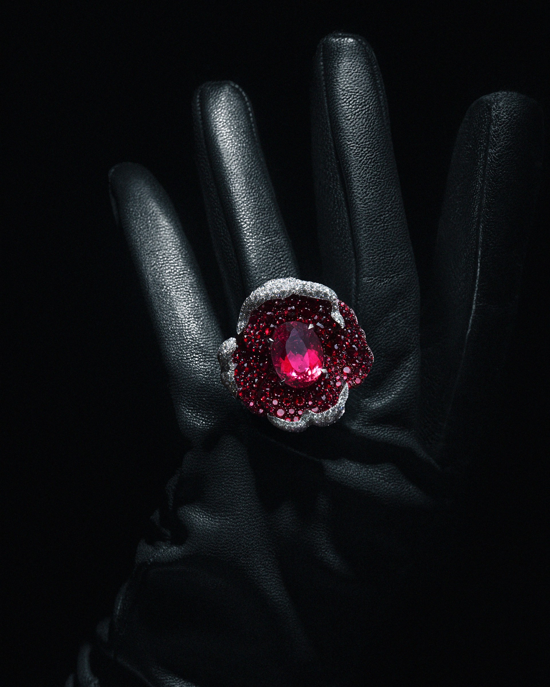 Hinh anh Gucci High Jewelry: Ngàn hoa nở rộ, biển cả reo vang  5