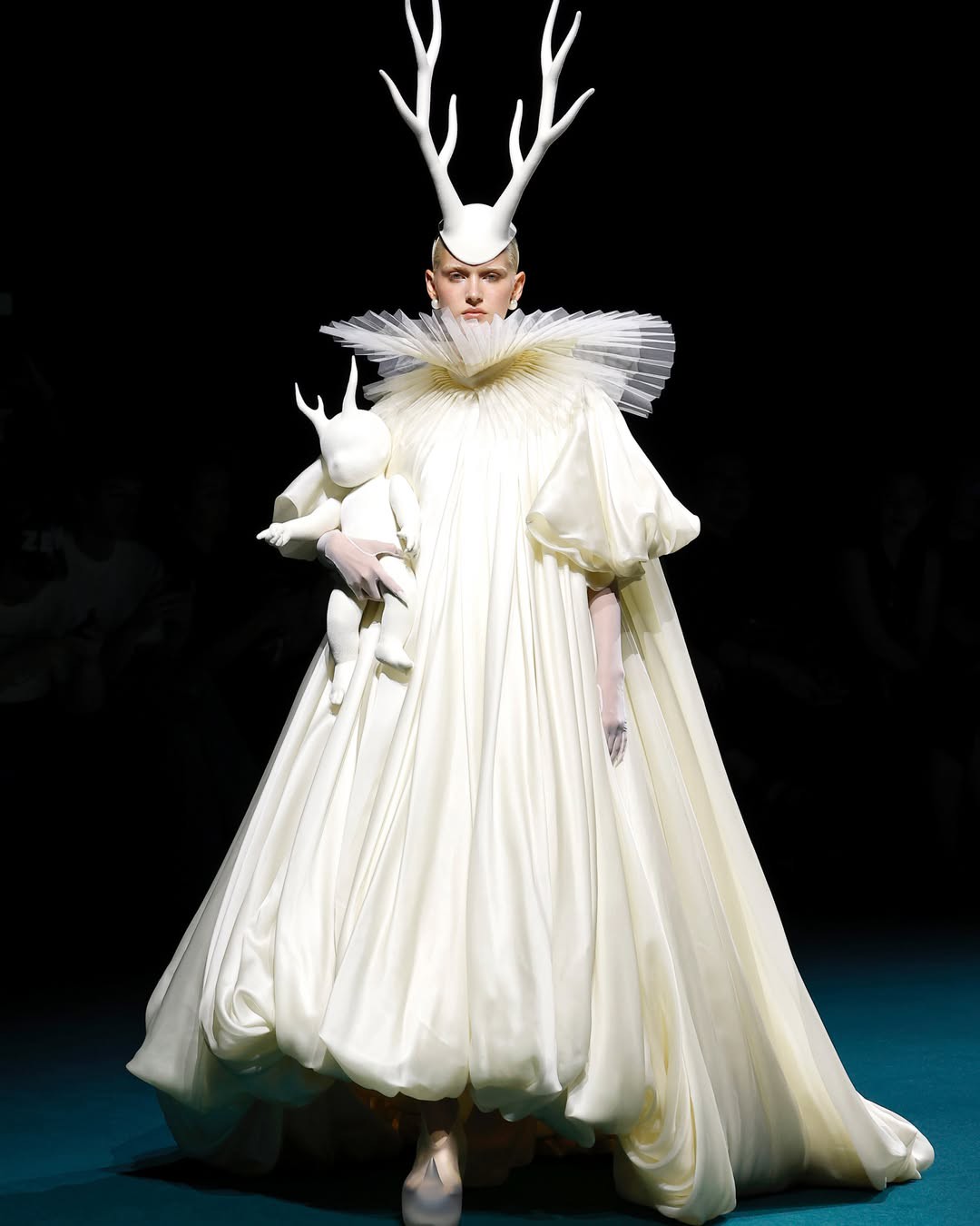 Hinh anh Robert Wun đưa “đứa trẻ bên trong” lên sàn diễn Haute Couture F/W 2026 15