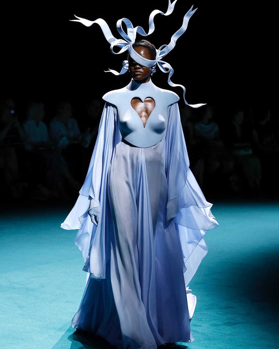 Hinh anh Robert Wun đưa “đứa trẻ bên trong” lên sàn diễn Haute Couture F/W 2026 32
