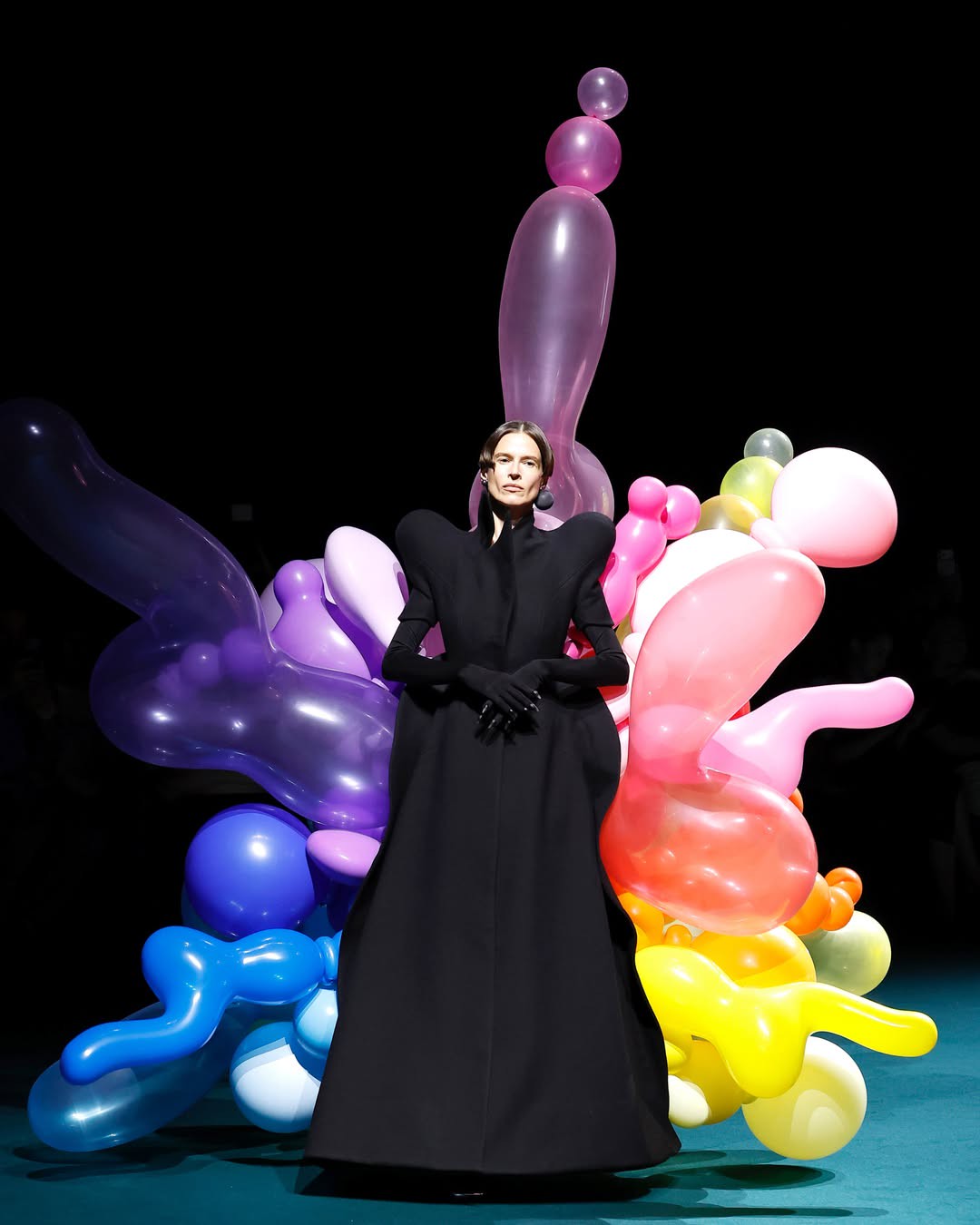 Hinh anh Robert Wun đưa “đứa trẻ bên trong” lên sàn diễn Haute Couture F/W 2026 20