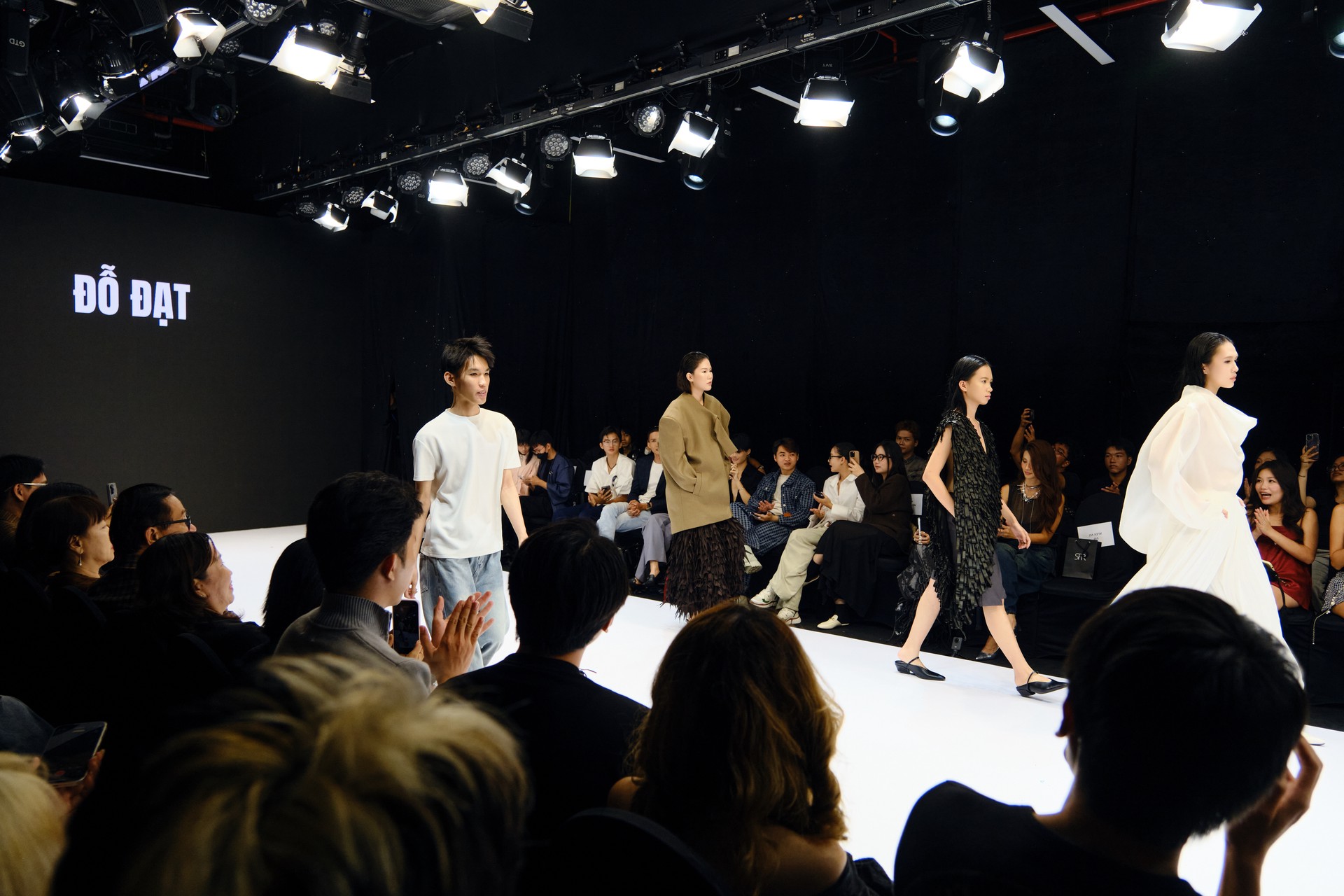 Hinh anh Saigon Fashion Runway powered by Fujifilm Vietnam: Dấu ấn mùa đầu tiên 46