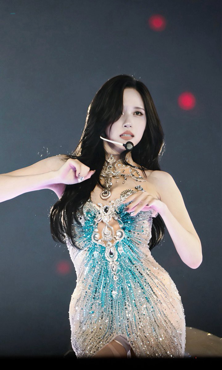 Hinh anh Mina (TWICE) diện thiết kế của JoliPoli trên sân khấu concert tại Seoul 4