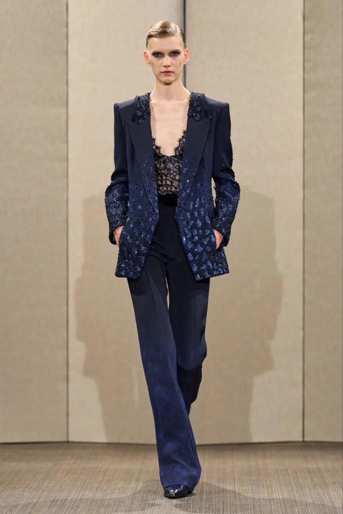 Hinh anh Giorgio Armani Privé Haute Couture FW26: Sau hoàng hôn, trời đêm lấp lánh tựa ngàn sao 21