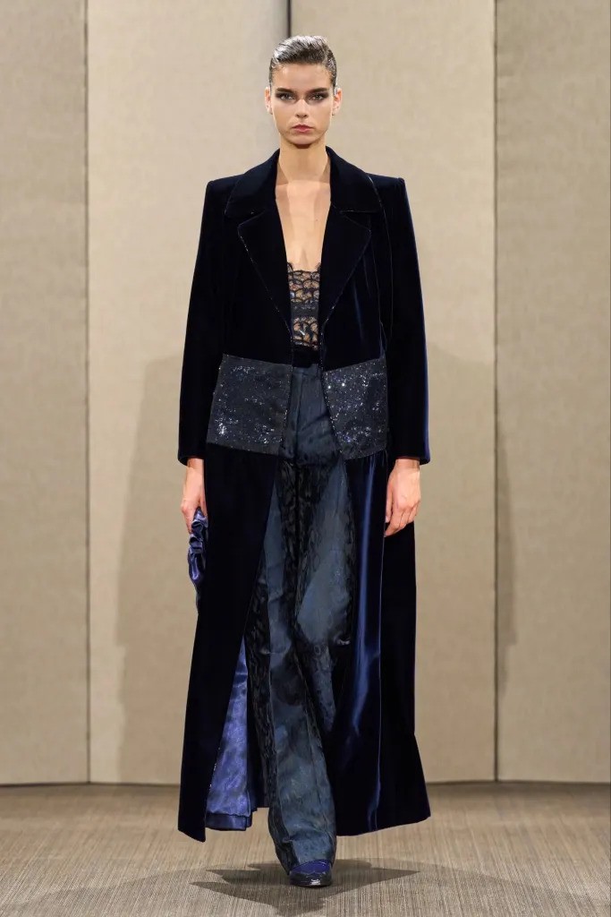 Hinh anh Giorgio Armani Privé Haute Couture FW26: Sau hoàng hôn, trời đêm lấp lánh tựa ngàn sao 13