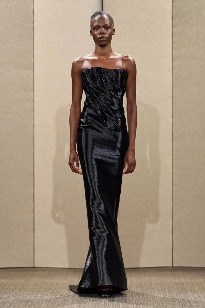 Hinh anh Giorgio Armani Privé Haute Couture FW26: Sau hoàng hôn, trời đêm lấp lánh tựa ngàn sao 39