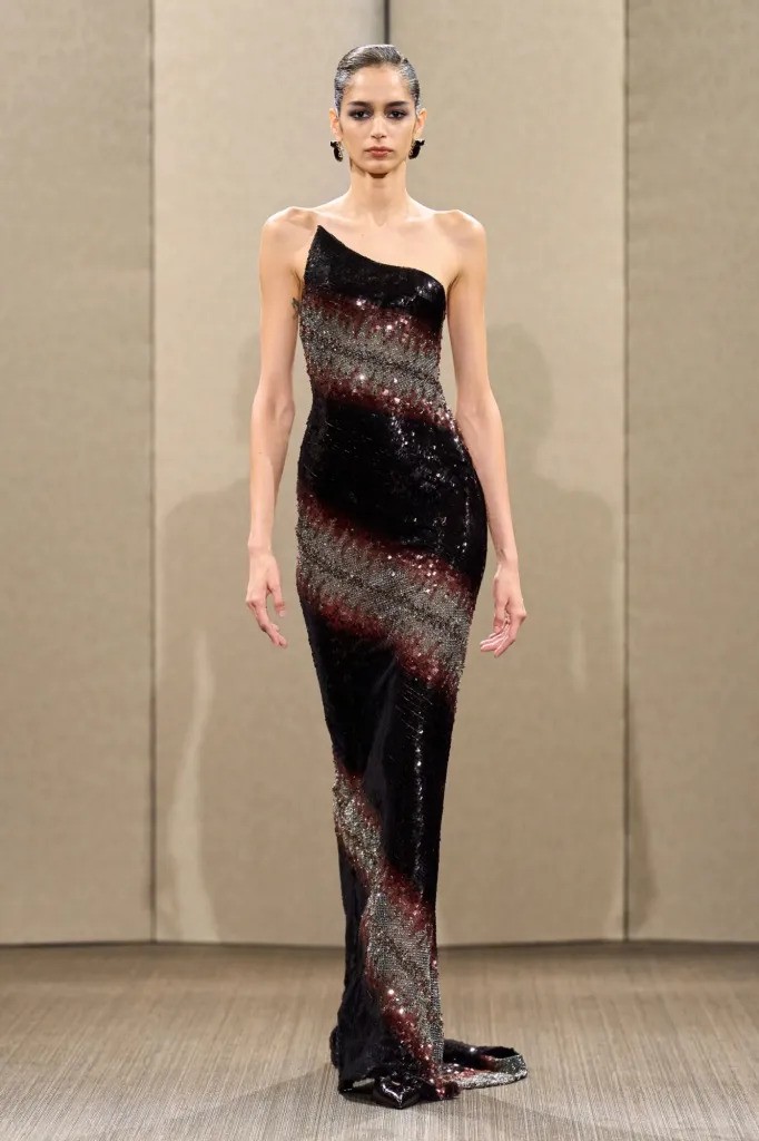 Hinh anh Giorgio Armani Privé Haute Couture FW26: Sau hoàng hôn, trời đêm lấp lánh tựa ngàn sao 45
