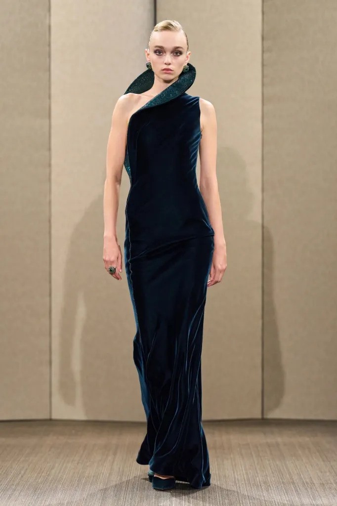 Hinh anh Giorgio Armani Privé Haute Couture FW26: Sau hoàng hôn, trời đêm lấp lánh tựa ngàn sao 48