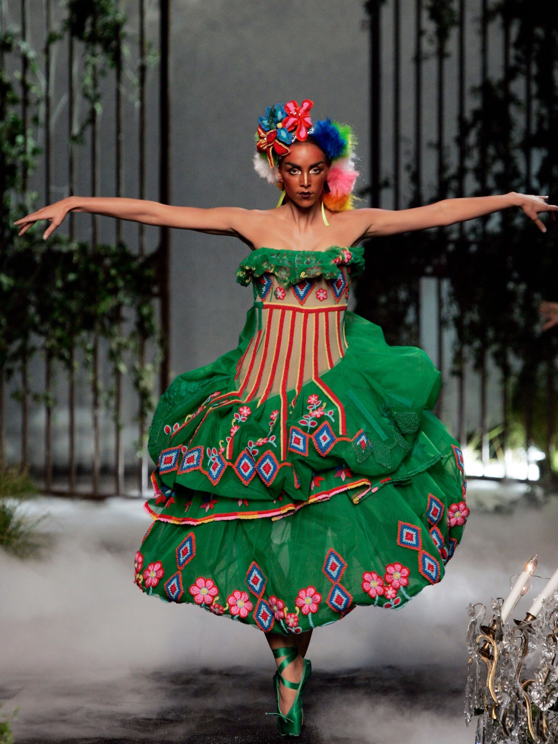 Hinh anh The Met hủy kế hoạch triển lãm hồi tưởng về John Galliano 7