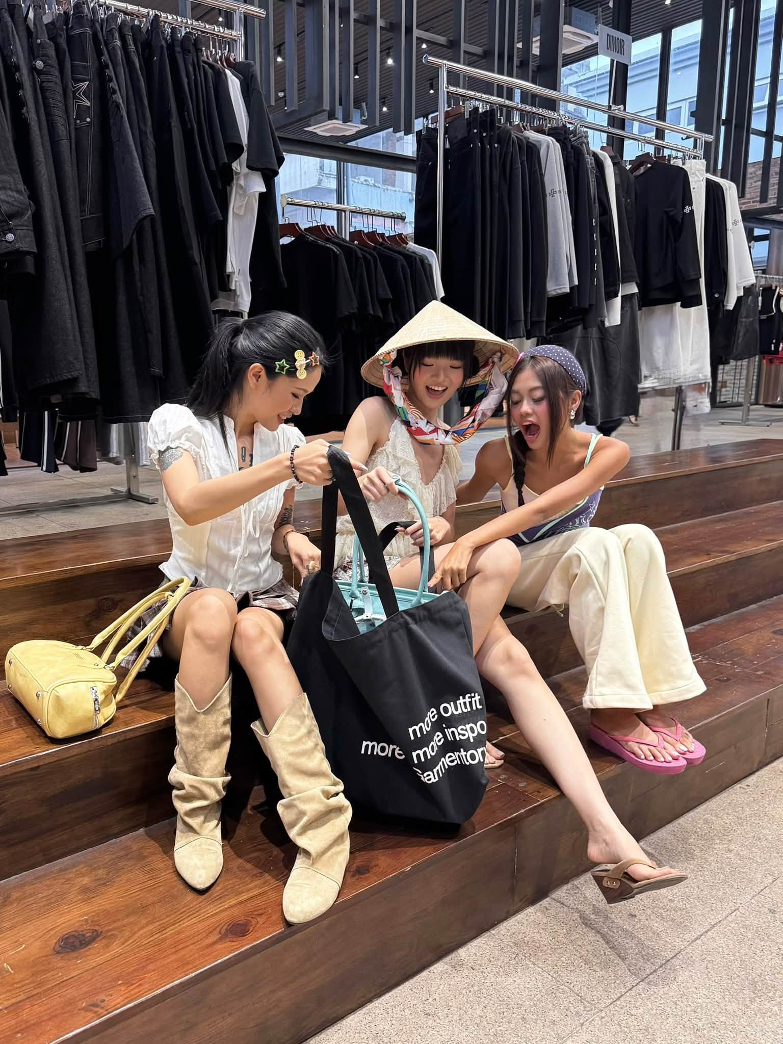 Hinh anh Giải mã sức hút và thử thách của các tổ hợp thời trang nội địa 2