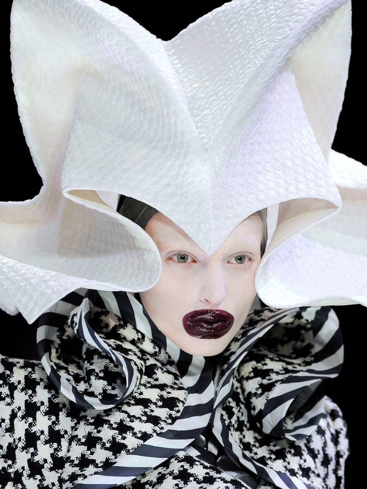 Hinh anh Alexander McQueen và Isabella Blow: Một mối duyên, những đường may dang dở 15