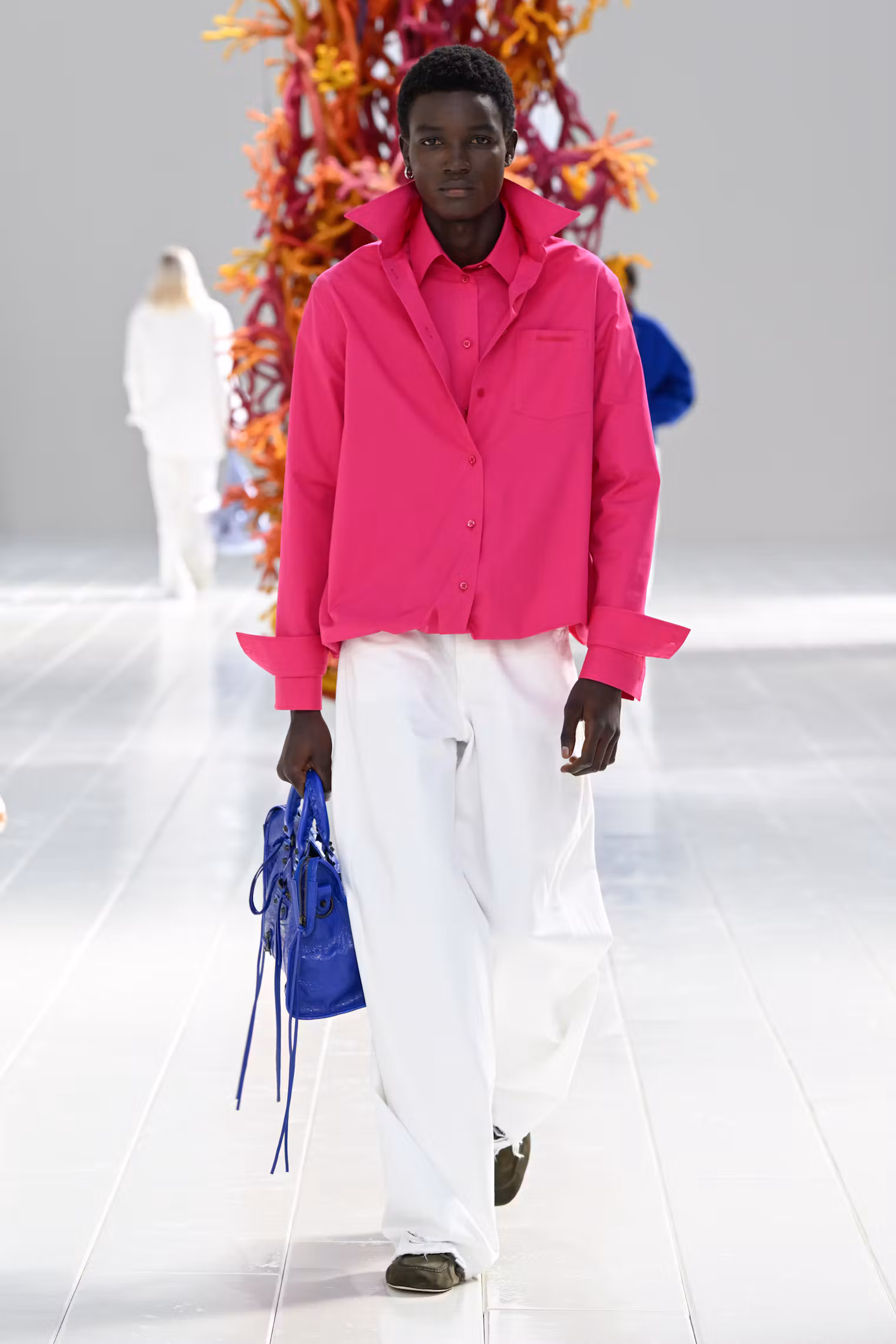 Hinh anh Balenciaga Ready-to-Wear Xuân 2027: Khi tinh thần couture bước vào đời sống thường nhật 8