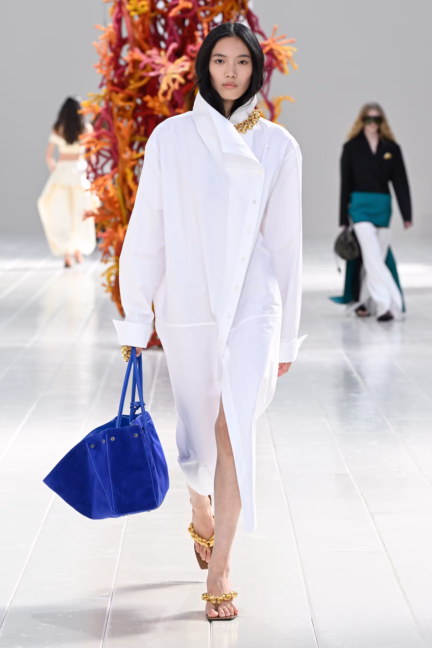 Hinh anh Balenciaga Ready-to-Wear Xuân 2027: Khi tinh thần couture bước vào đời sống thường nhật 6