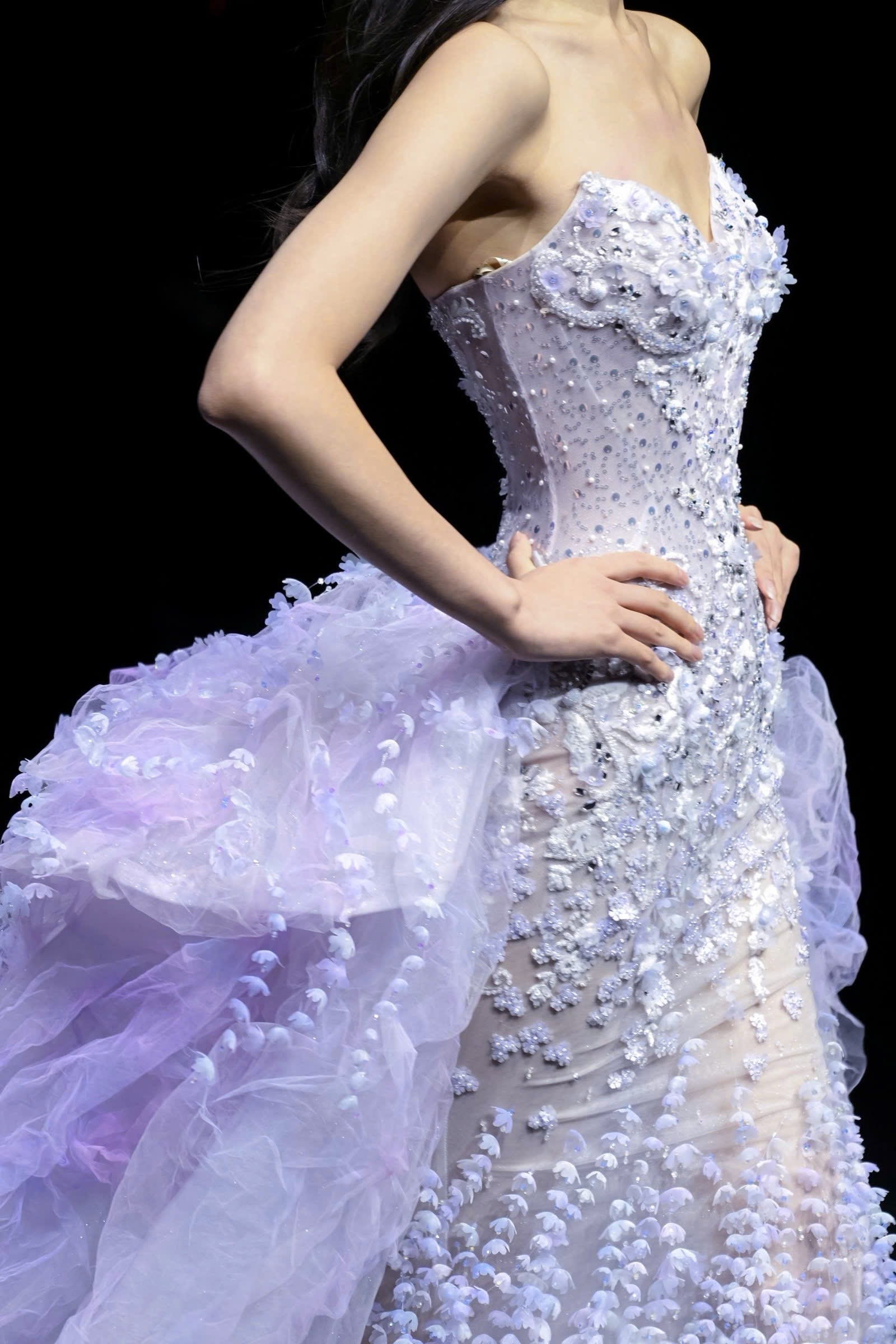 Hinh anh Ngôn ngữ couture từ lòng đại dương 1