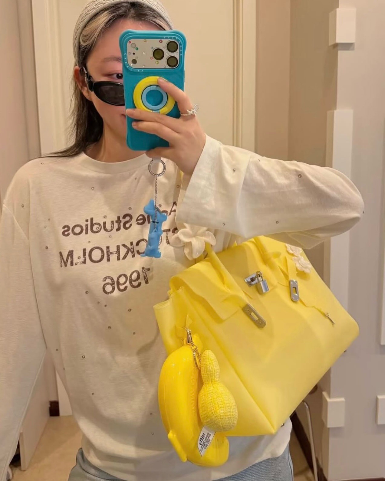 Hinh anh Bất chấp ngày mưa, xuống phố cùng jelly bag 22