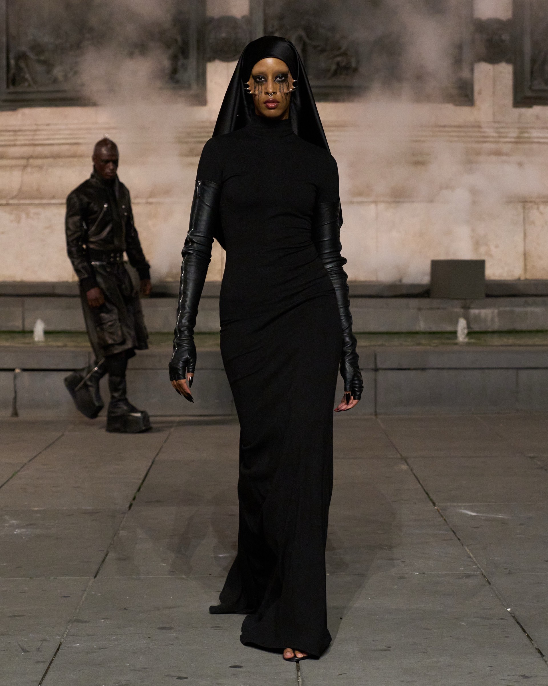 Hinh anh Paris Fashion Week: Những thế giới khác lạ trên sàn diễn thời trang 14