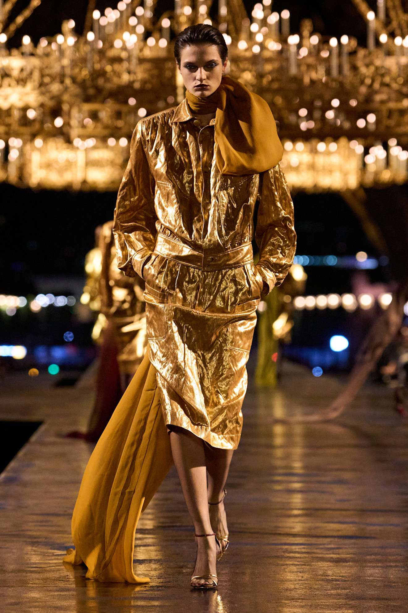 Hinh anh Sàn diễn Paris Fashion Week - Nơi bắt đầu kể câu chuyện thời trang 13